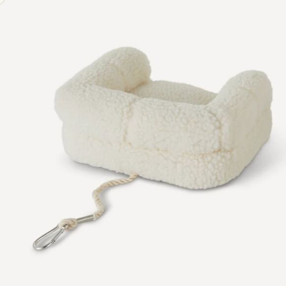 5 Couches Nate + Jeremiah Faux Sherpa Small Pet Couch - Picture 3 of 4